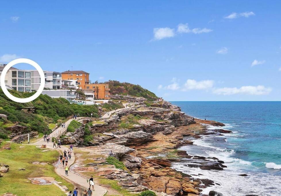 Apartment Tamarama Beachfront On Bondi To Bronte Walk *