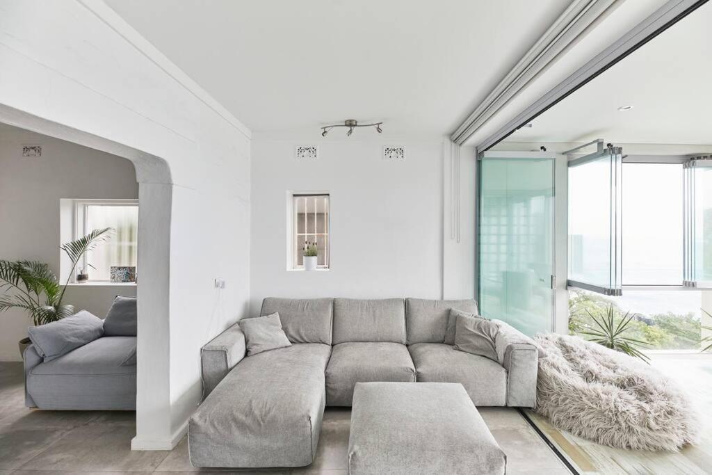Apartment Tamarama Beachfront On Bondi To Bronte Walk *