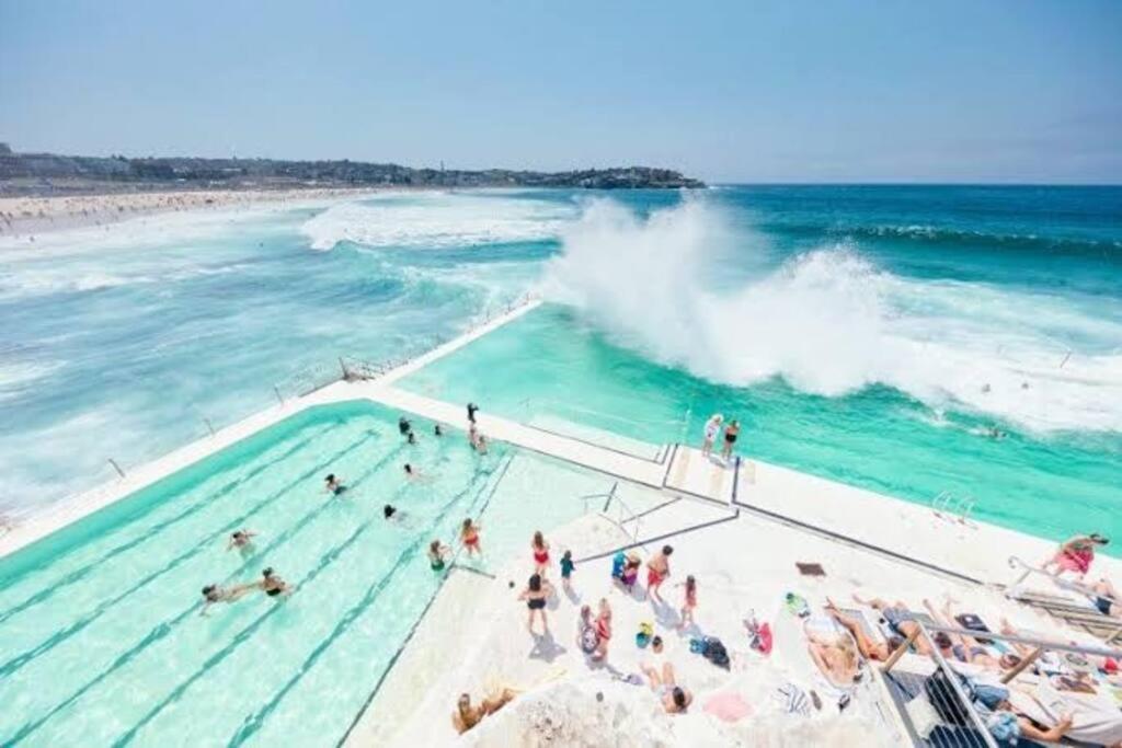 Tamarama Beachfront On Bondi To Bronte Walk Sydney