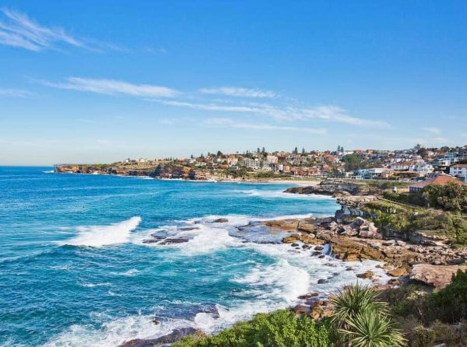 Tamarama Beachfront On Bondi To Bronte Walk Apartment