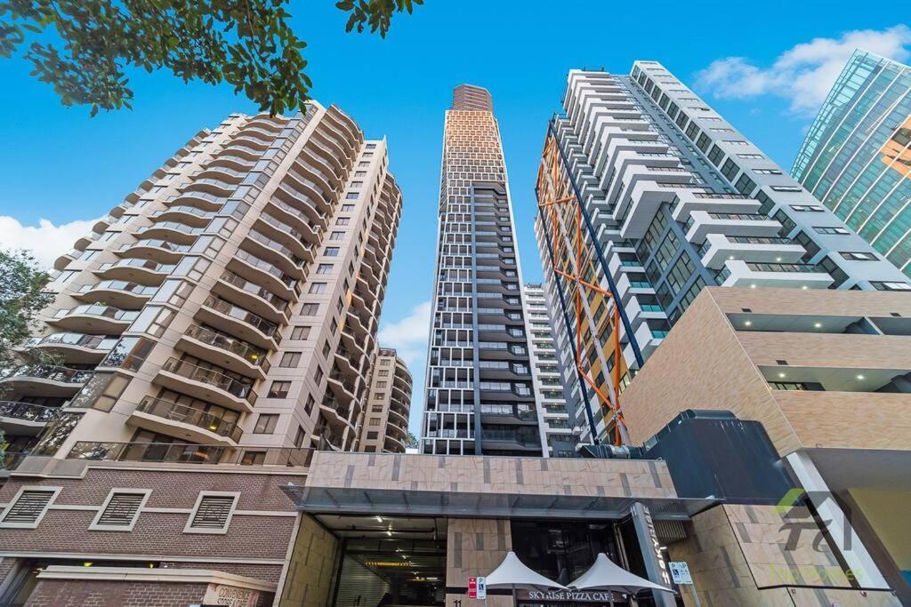 Apartment Sky-city 3 Min To Train & Shopping& Everything *