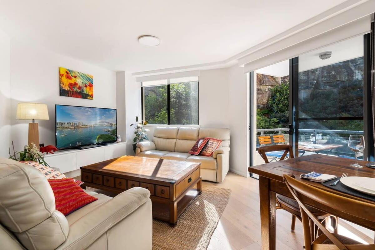 Walking Distance To Darling Harbour * Sydney