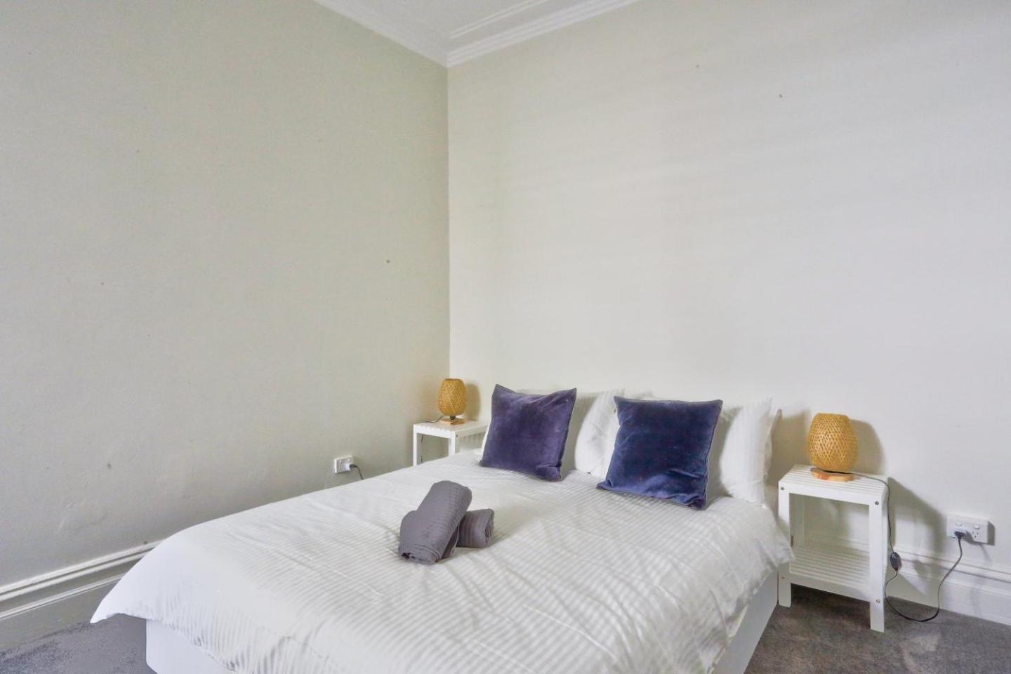 Unique 2 Bedroom Darling Harbour Glebe 2 E-bikes Included Holiday home *