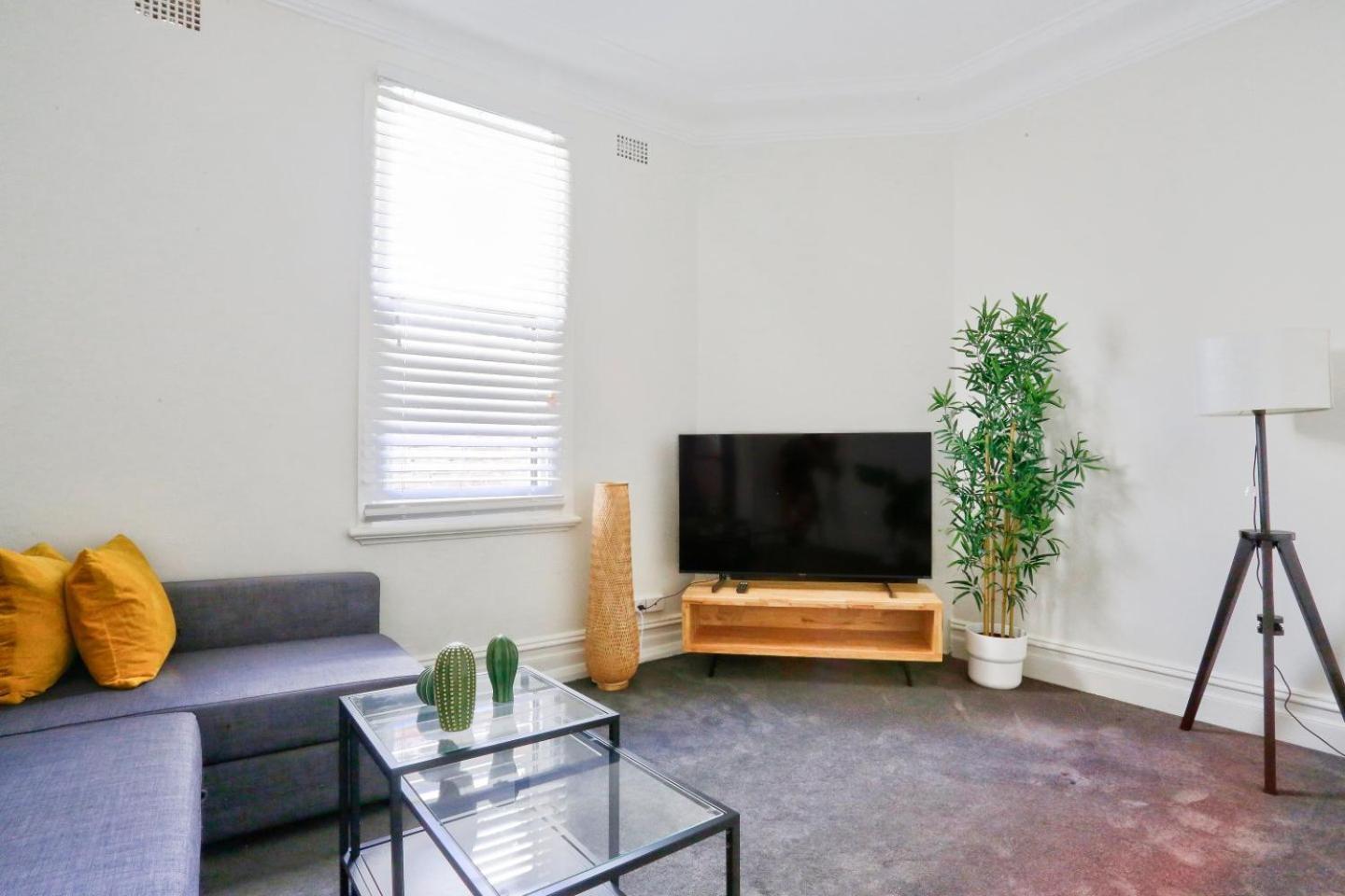 Unique 2 Bedroom Darling Harbour Glebe 2 E-bikes Included Holiday home Sydney