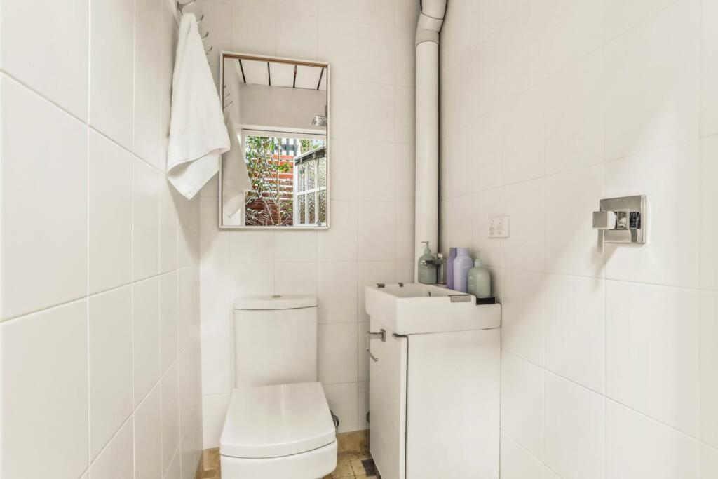 Rare 3bd Terrace - Mins Walk To Cbd Apartment Sydney
