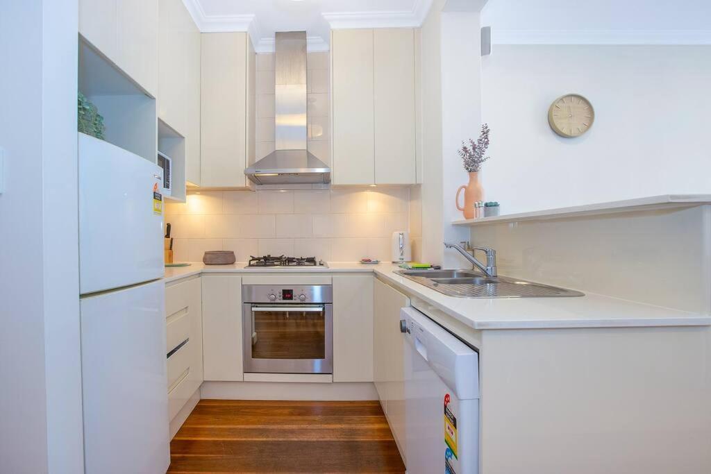 Ultimo Escape - Walk To - Unique 2 Bedroom - Sleeps 8 Sydney