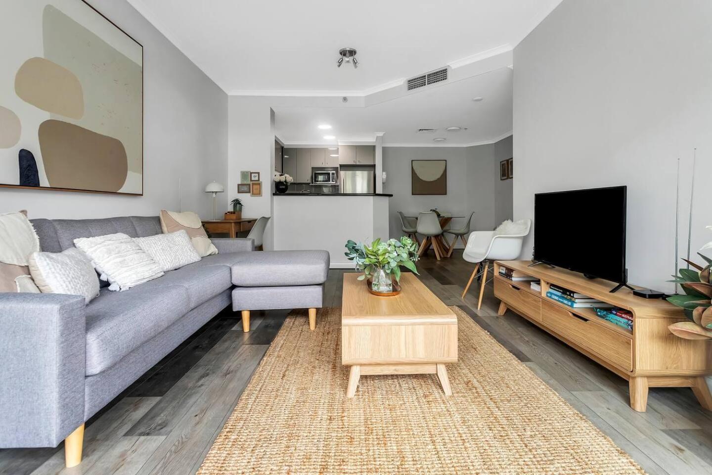 Waterfront Delight On Darling Harbour At Pyrmont