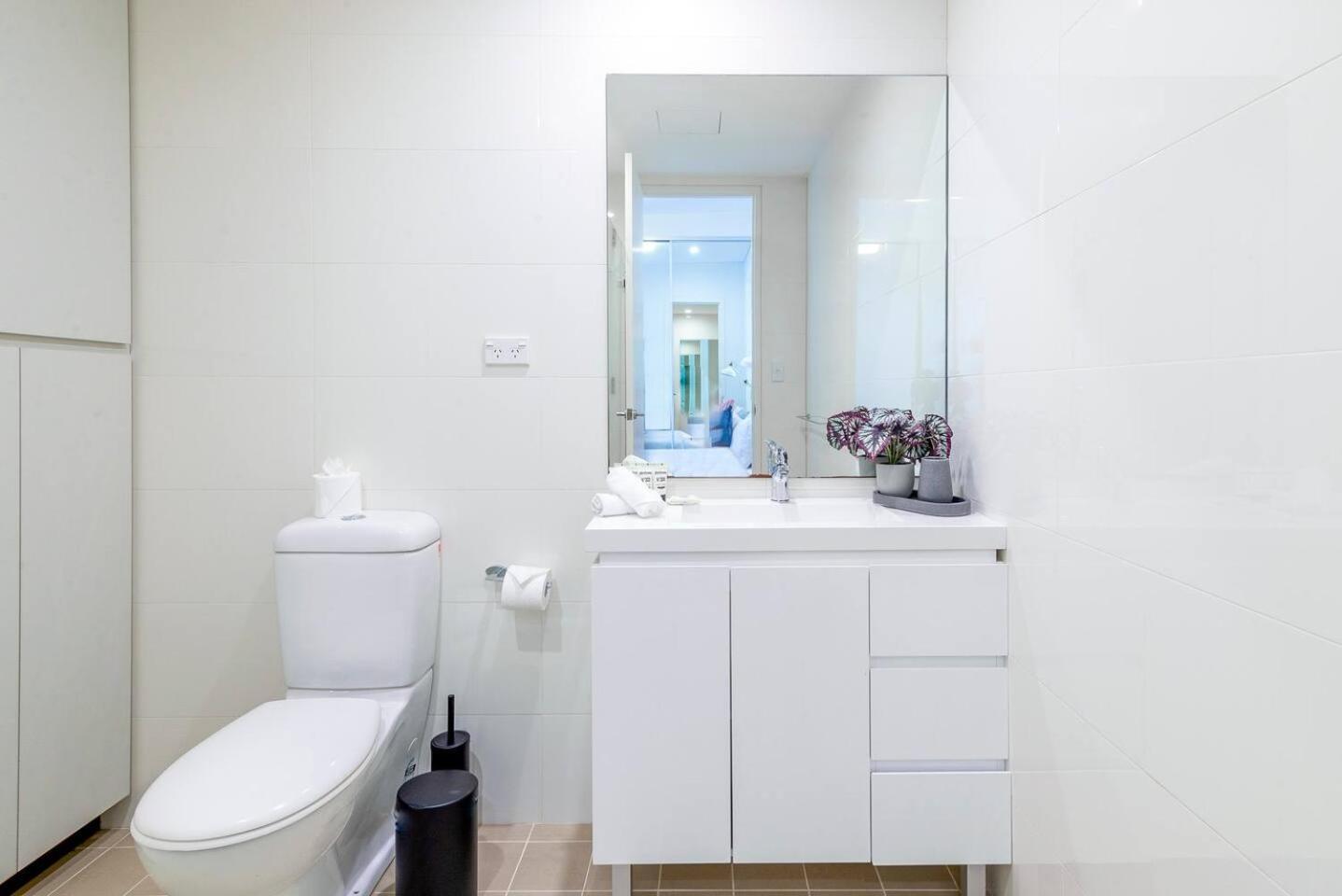 Centrally Located Pyrmont Paradise With Patio Apartment *