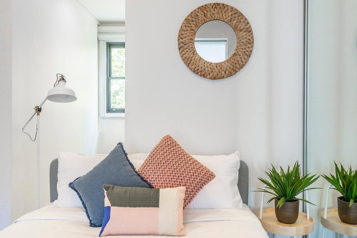 Centrally Located Pyrmont Paradise With Patio Apartment