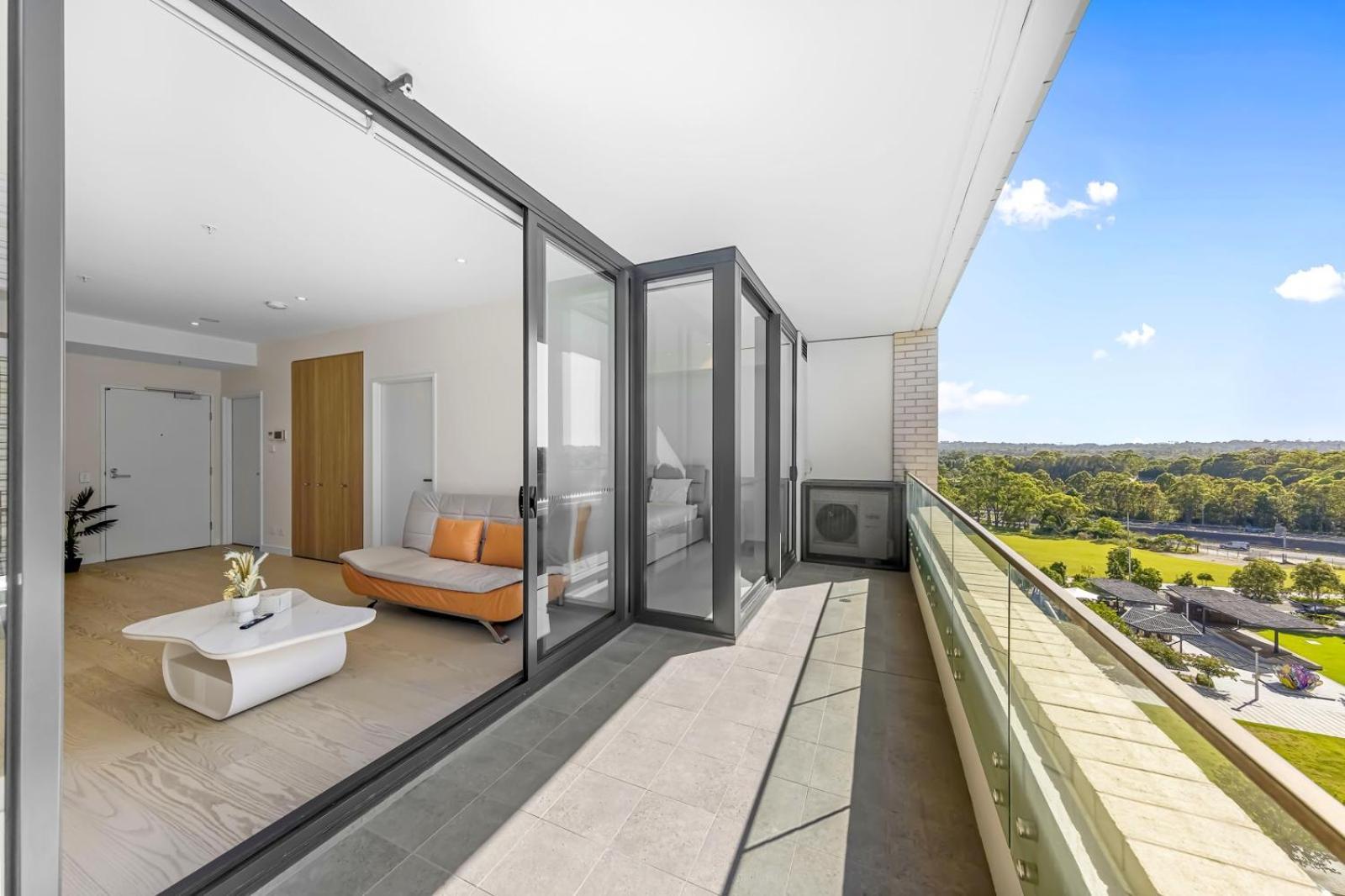 Executive Two-bedroom In Macquarie Park Apartment