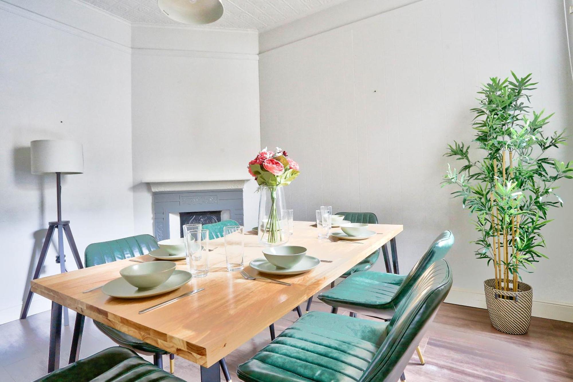 Spacious 3 Bedroom House Centre Millers Point * Sydney