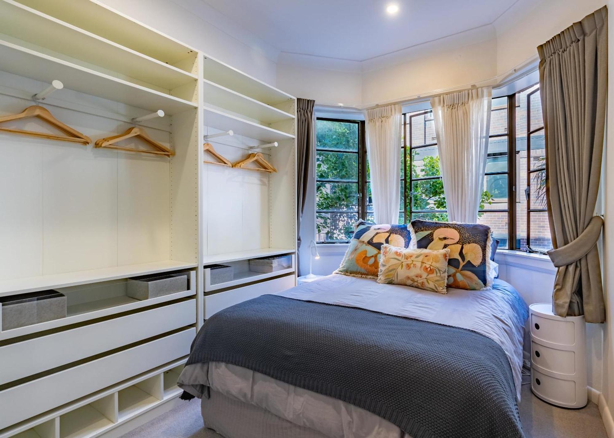 Oversized Potts Point