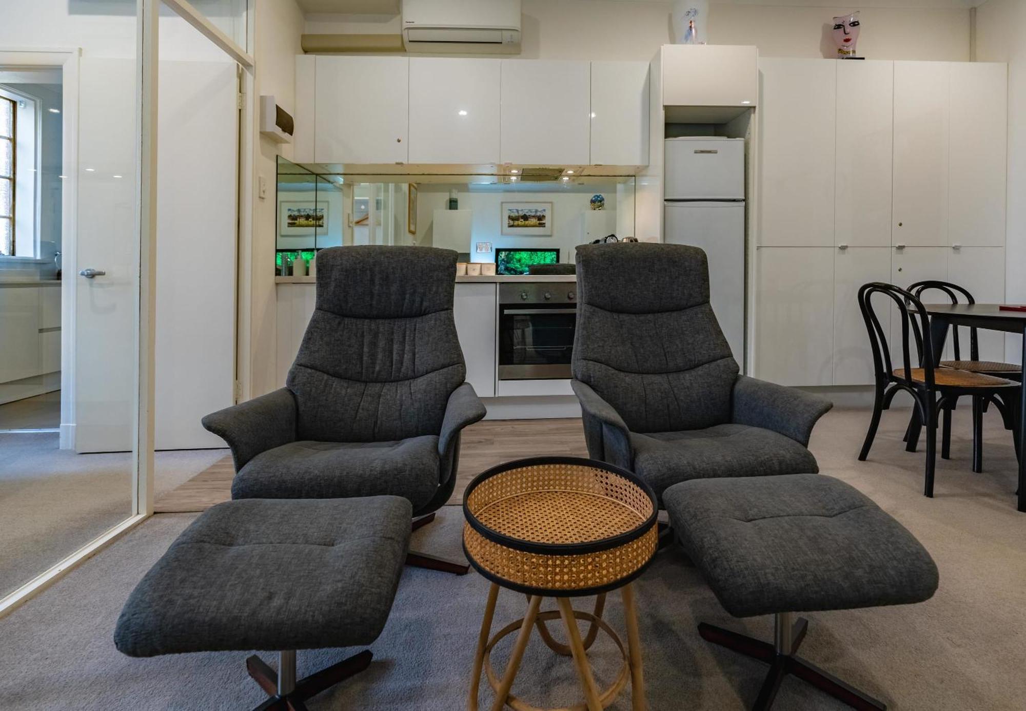 Oversized Potts Point * Sydney