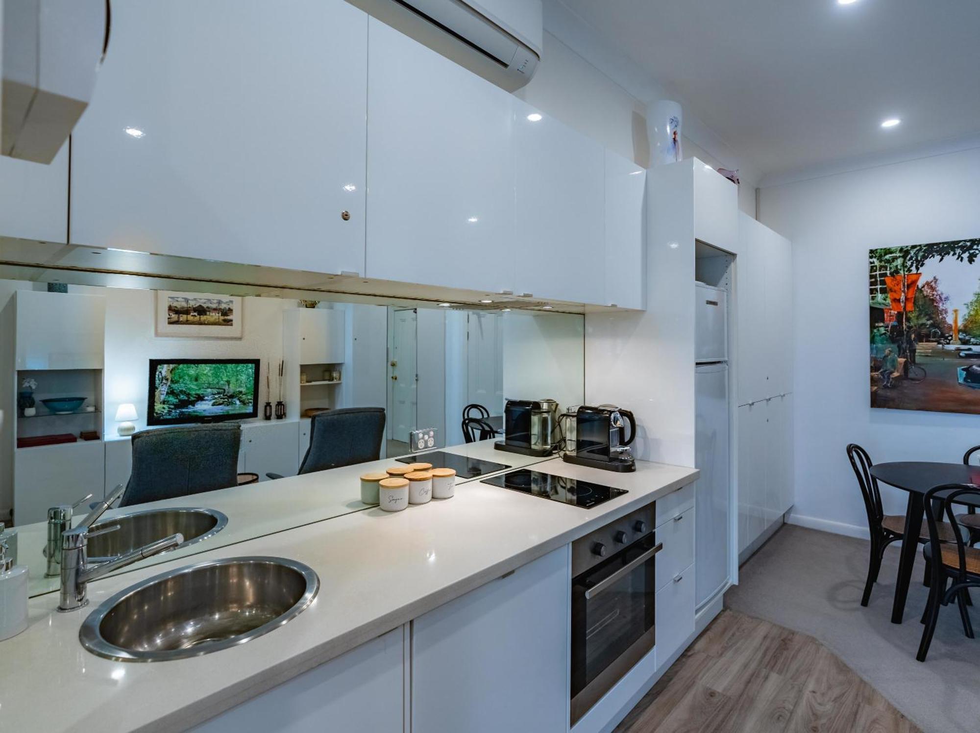 Oversized Potts Point *