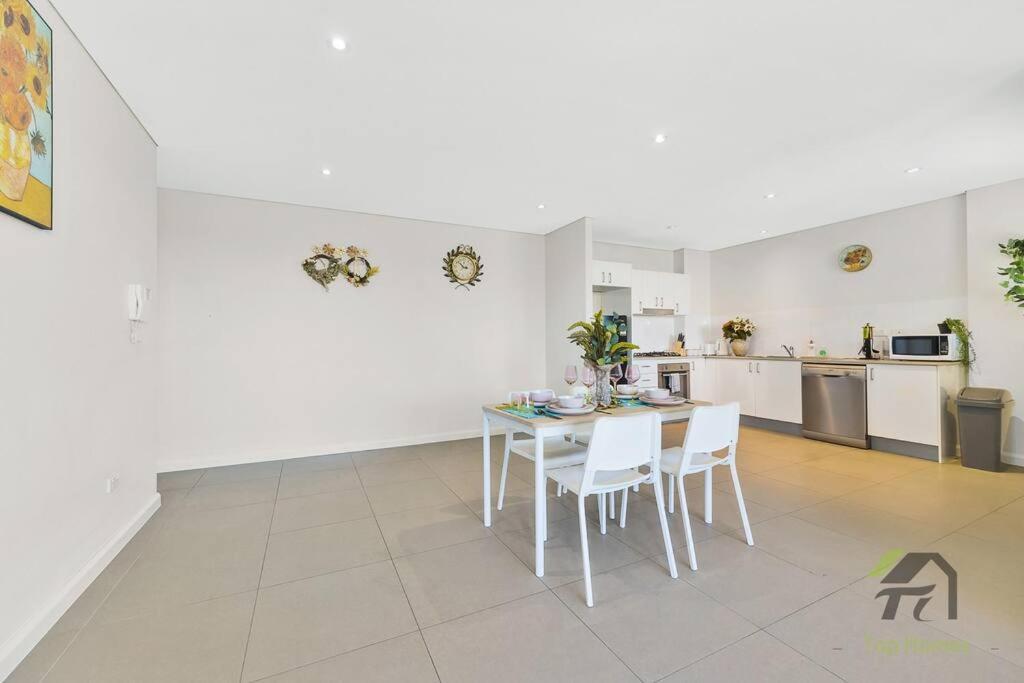Apartment Gogh's In Parramatta
