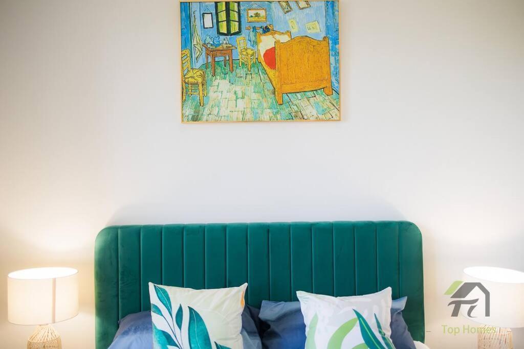 Gogh's In Parramatta Apartment Sydney