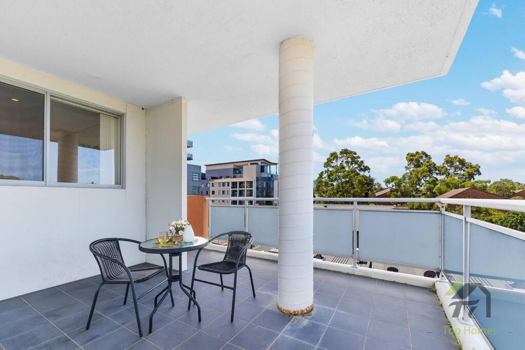 Apartment Gogh's In Parramatta Sydney