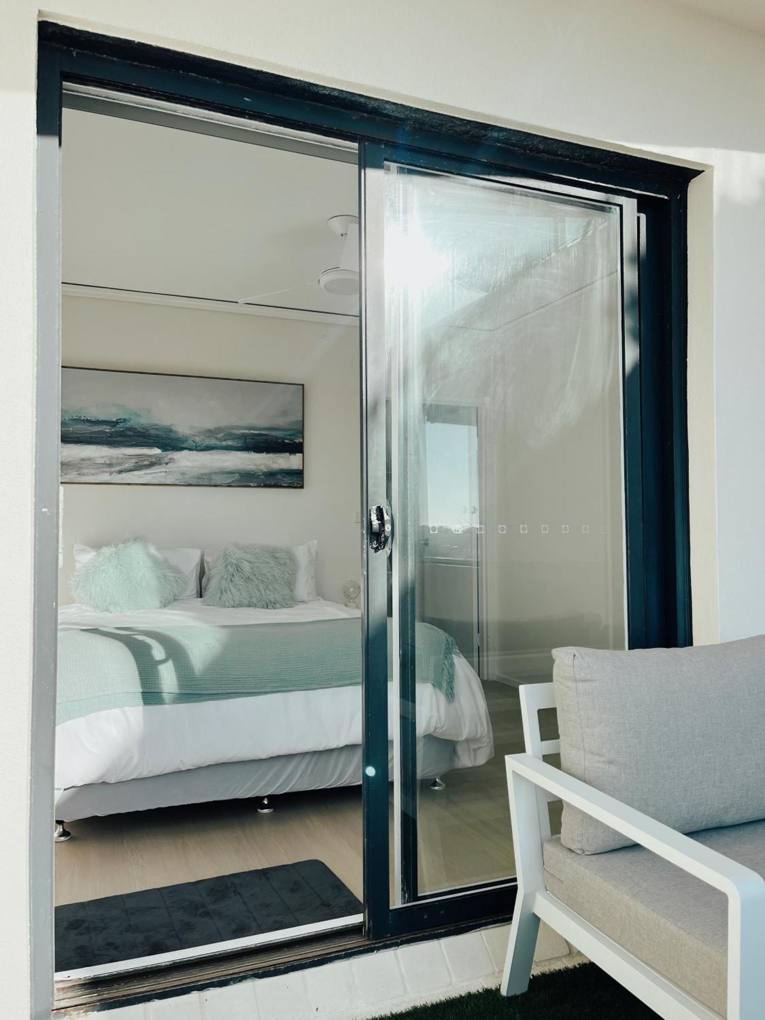 Bondi Waves 2 Beachfront Apartment