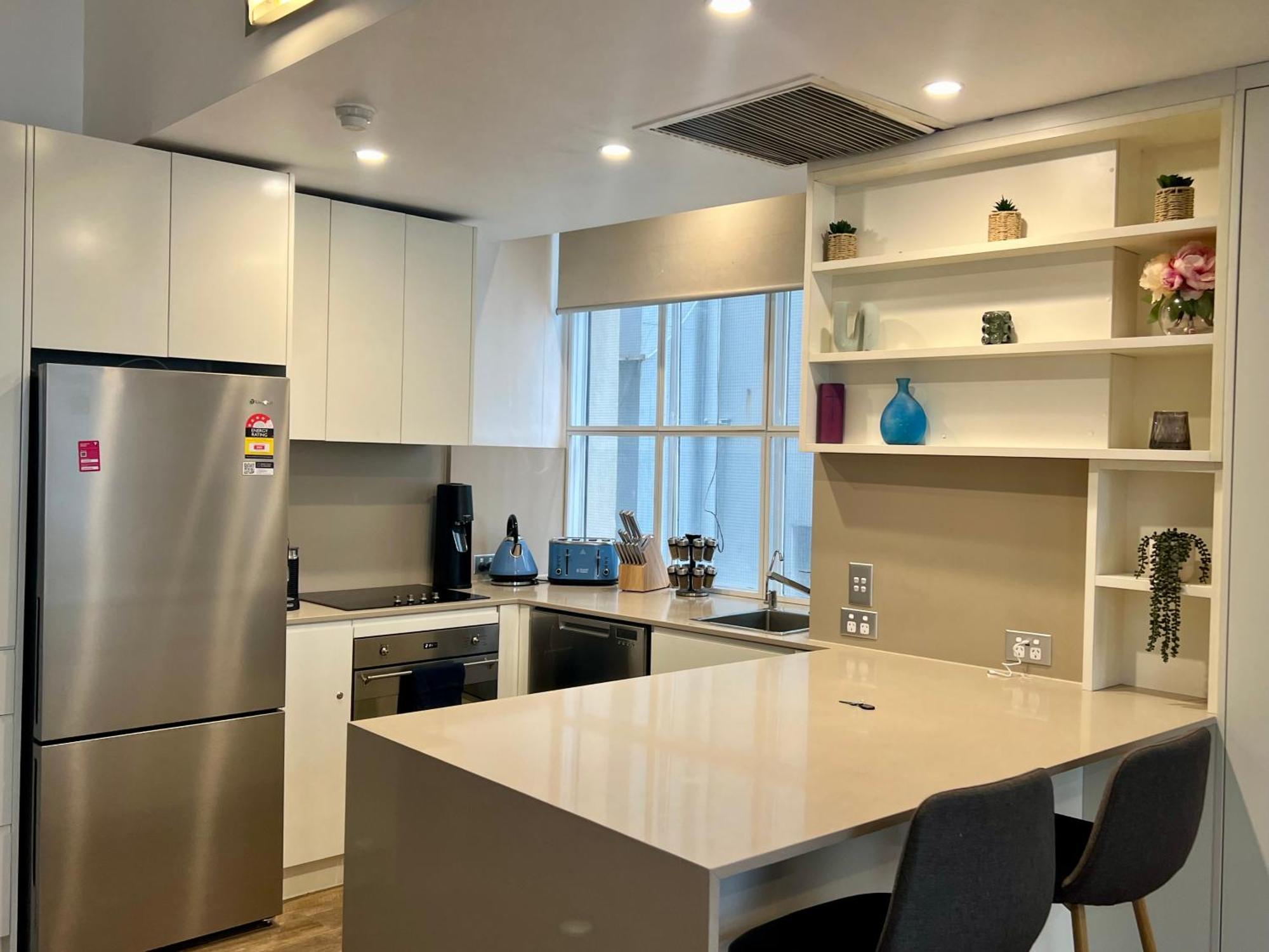Downtown Cbd Executive With Pool *