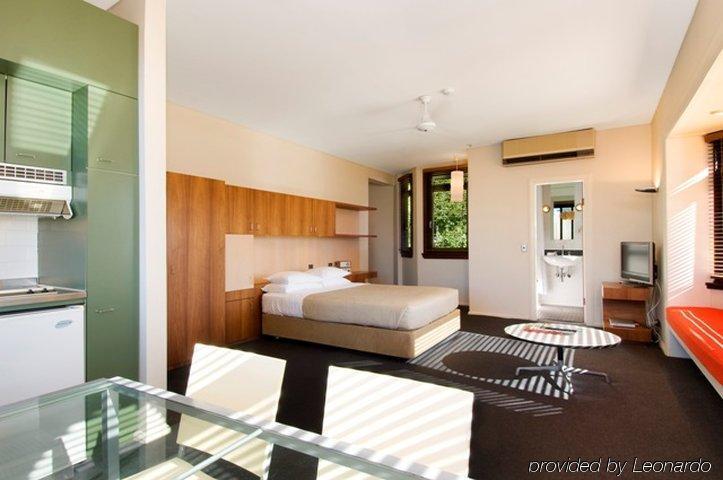 Aparthotel Regents Court 4*