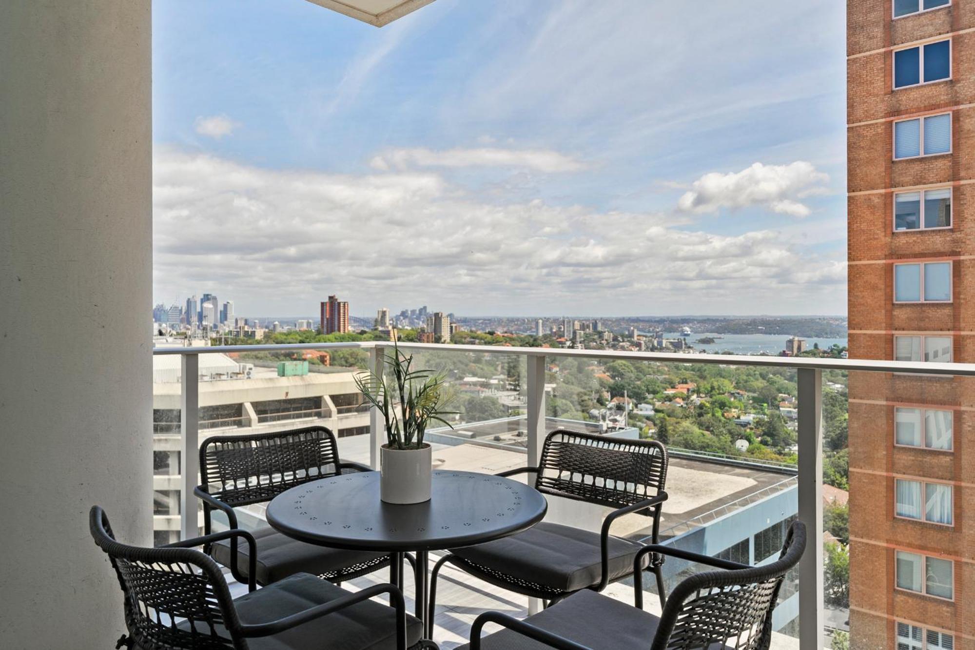 Stunning 2br With Harbour Views In Bondi Junction