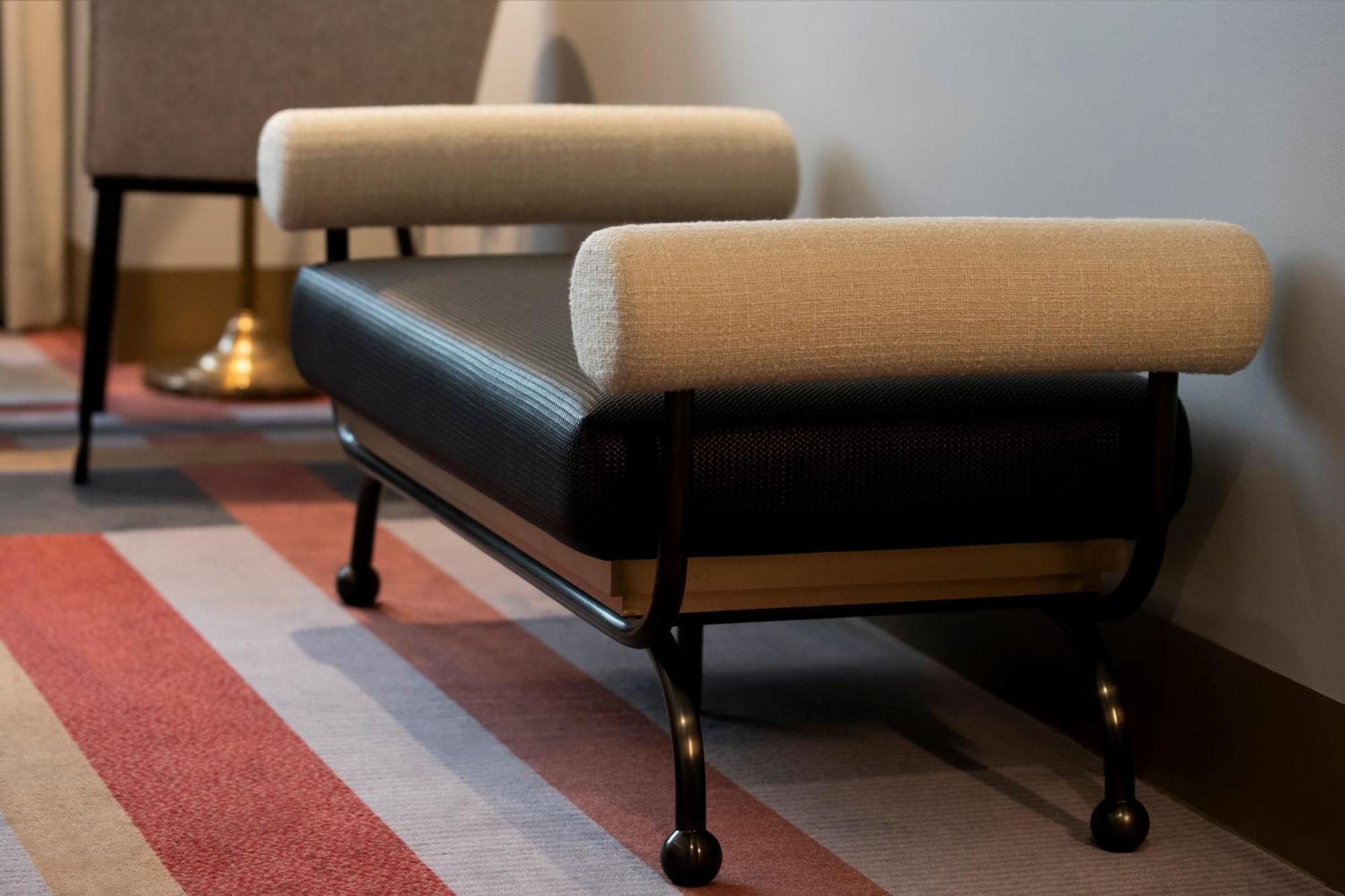 Mercure Martin Place Hotel 4*