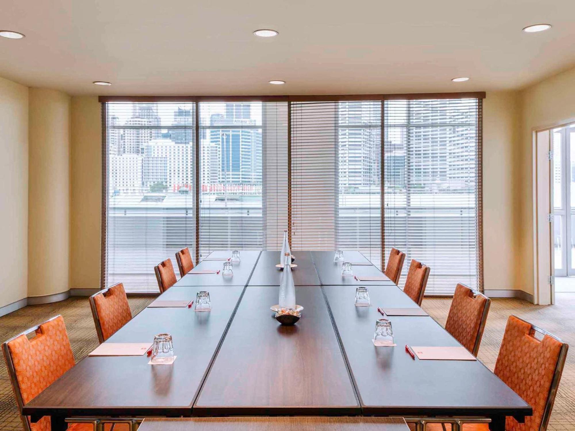 Hotel Ibis Darling Harbour 3*
