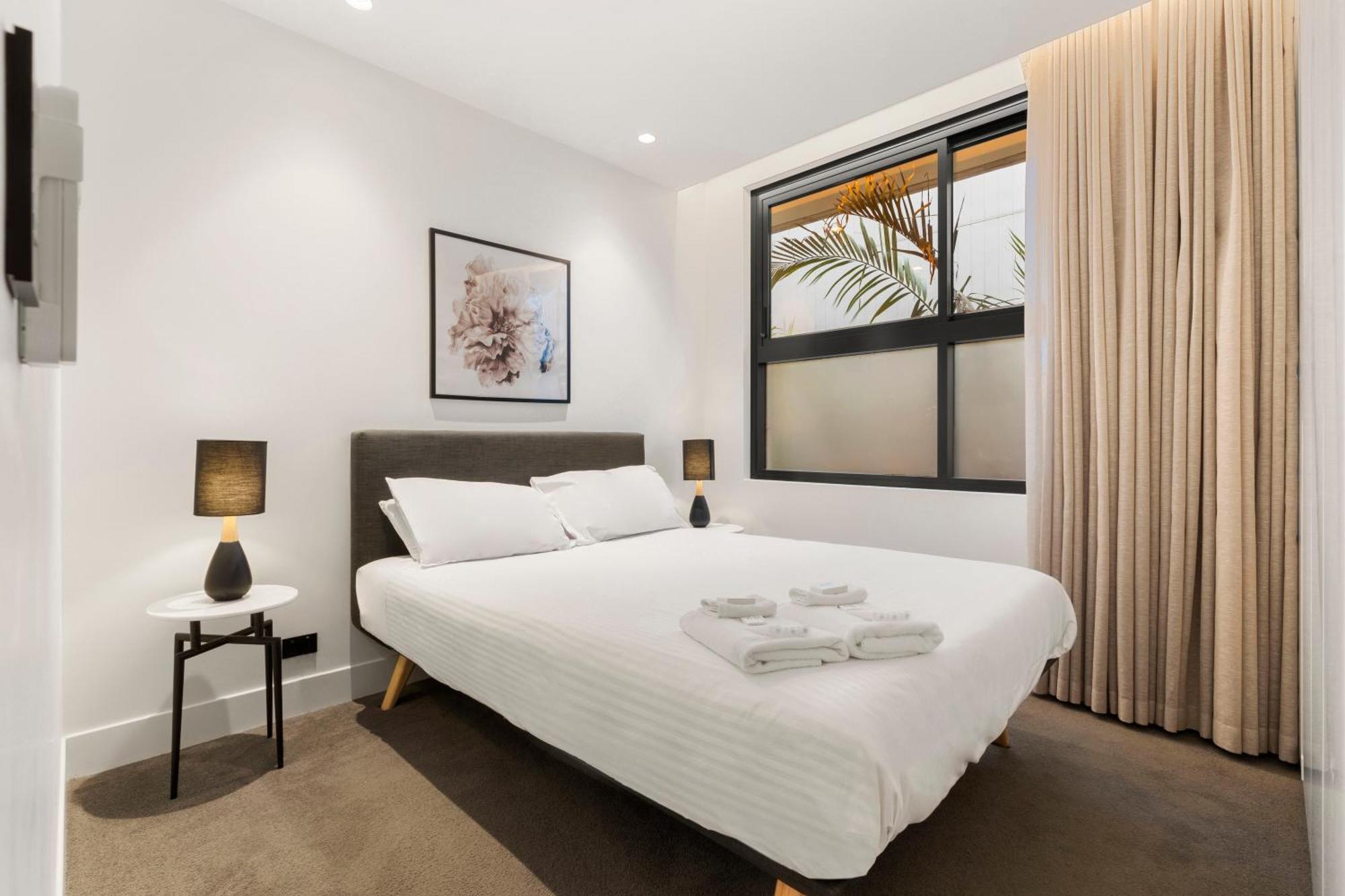 Chic 2-bed With Balcony Near Coogee *