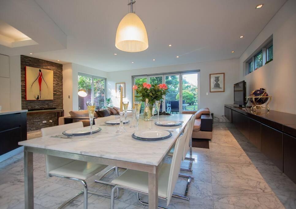 Exquisite Family Near Coogee Villa *