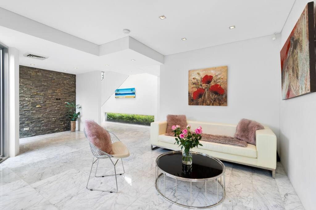 Exquisite Family Near Coogee *