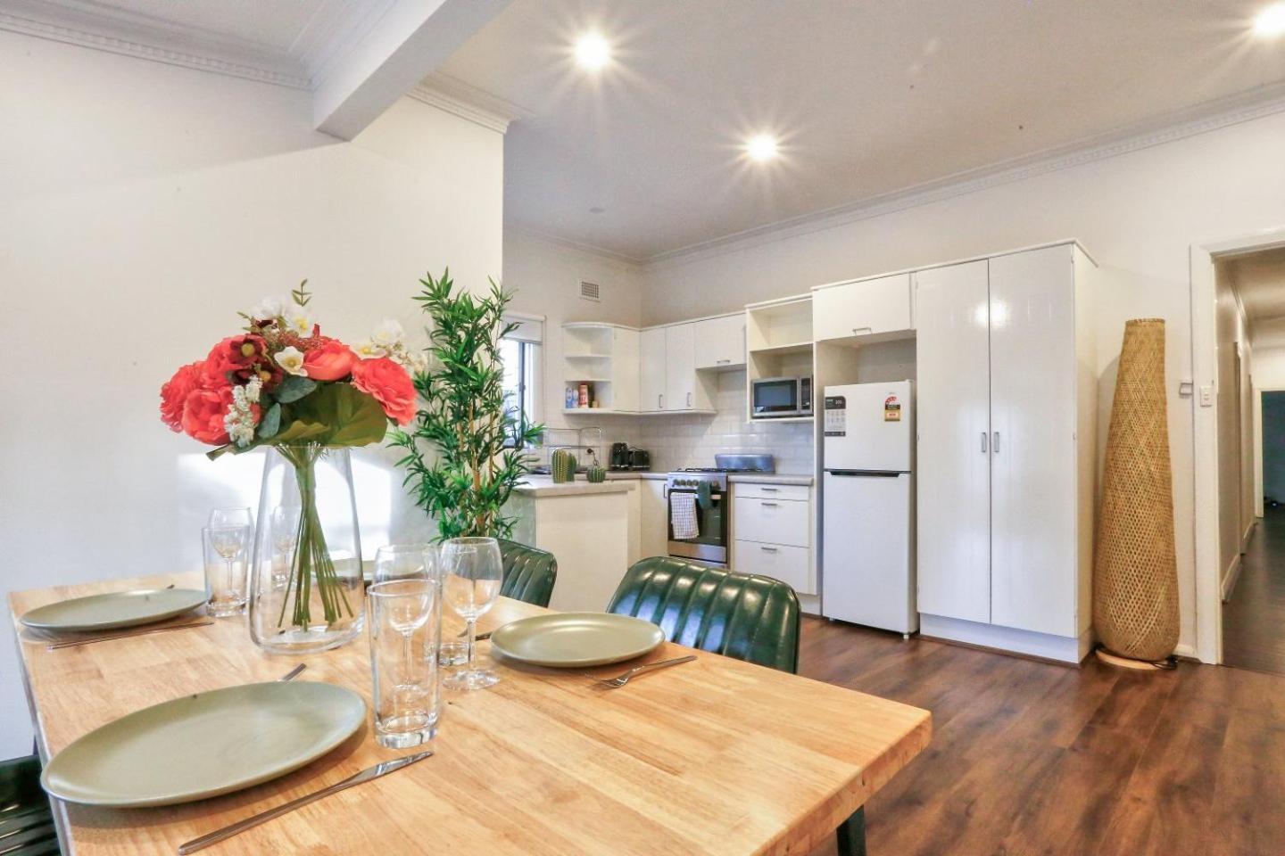 Holiday home Spacious 3 Bedroom On The Edge Of Downtown Herford St 2 E-bikes Included Sydney