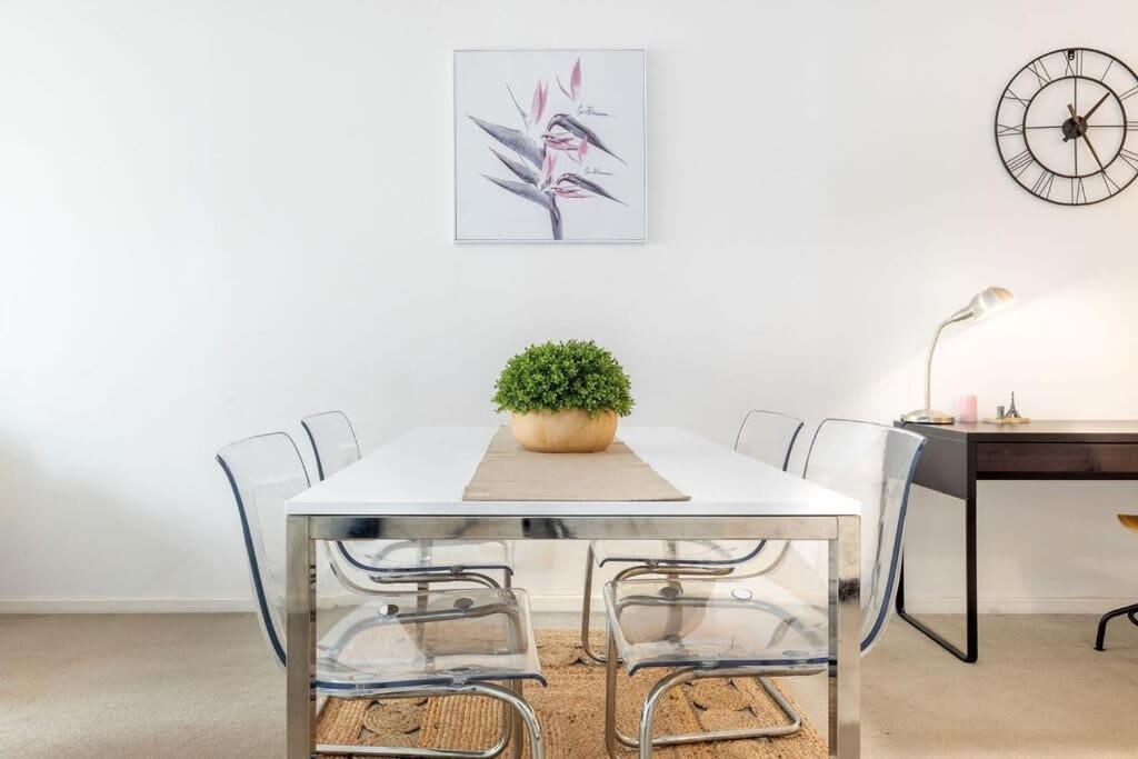 A Cozy Cbd Next To Darling Harbour Apartment Sydney