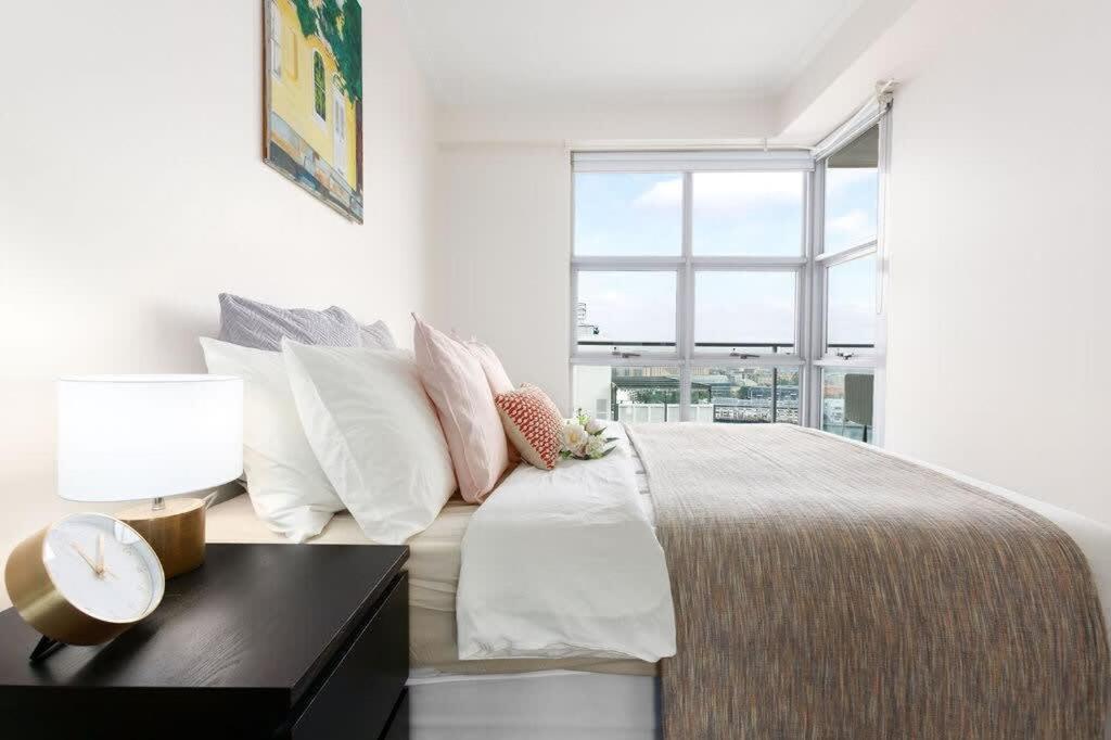 A Comfy & Spacious 2br Harbour View