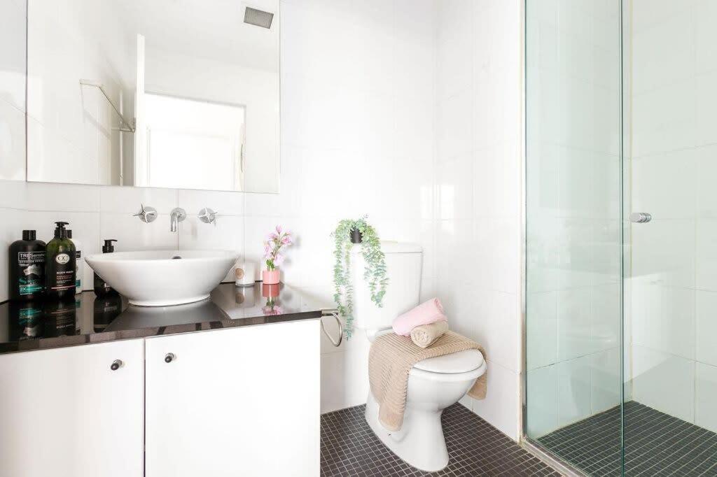 A Comfy & Spacious 2br Harbour View *