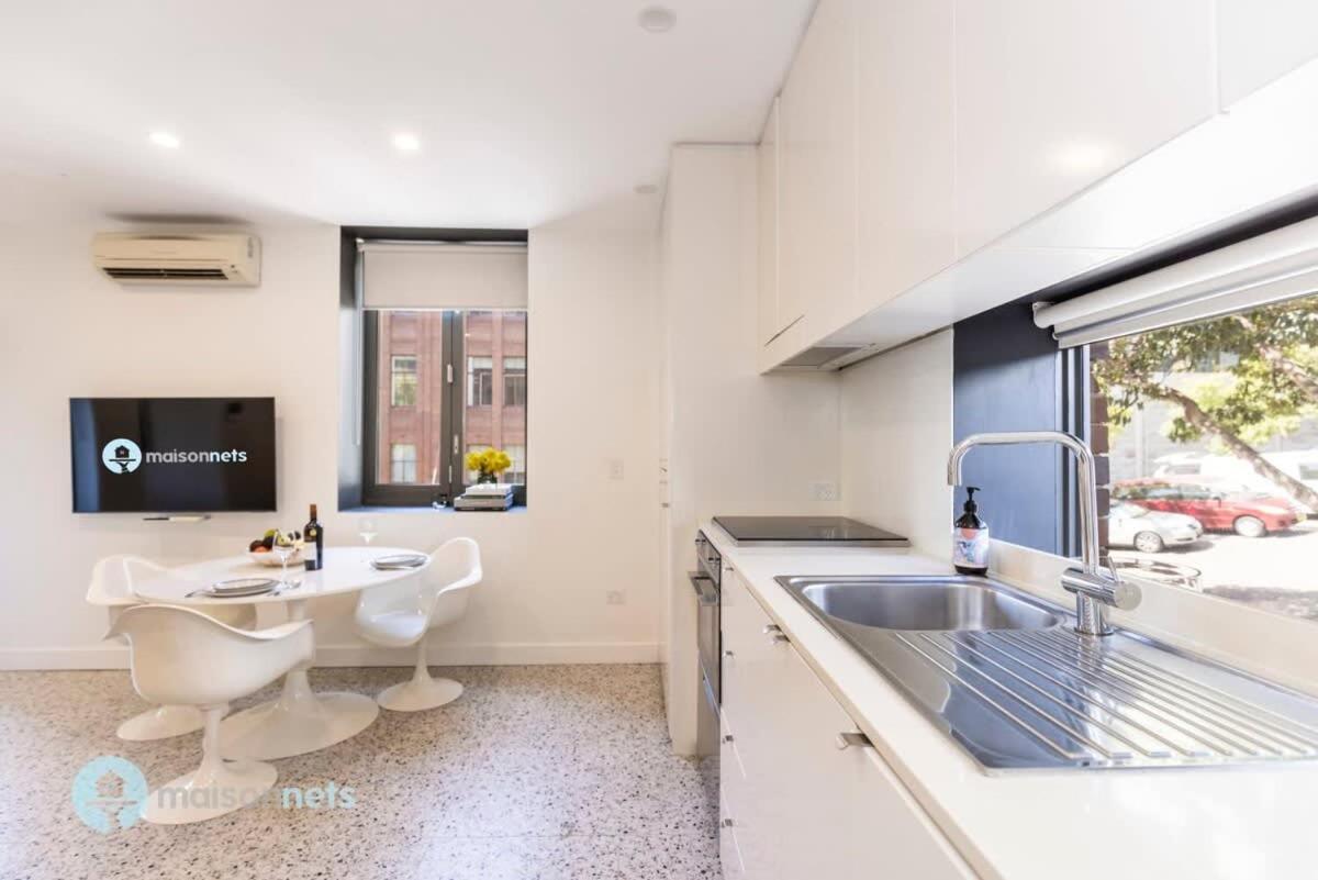Darlinghurst W A C Balcony Only A Walk To Cbd Apartment Sydney