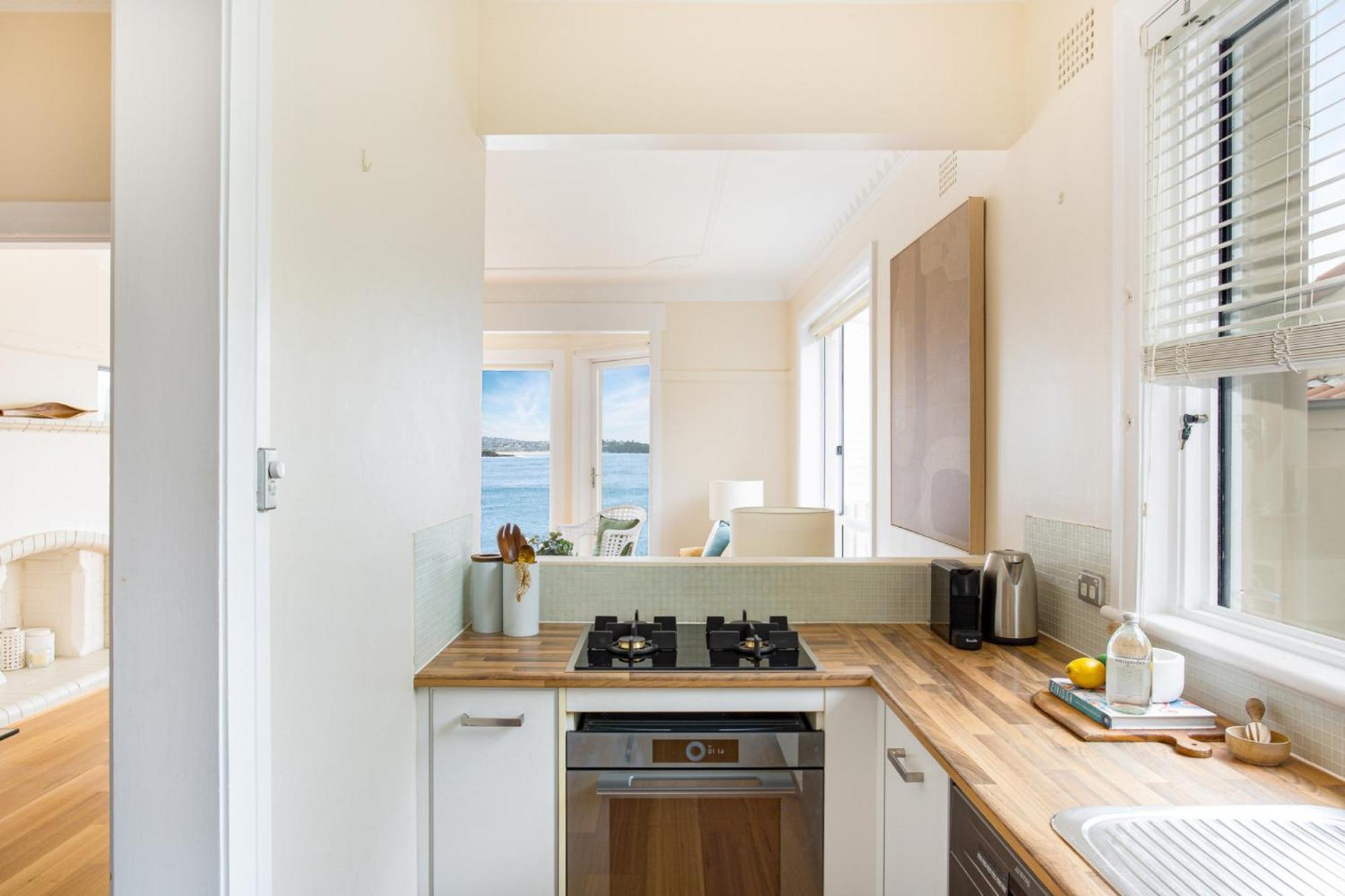 Stunning Ocean Front Manly, Shelly Beach Apartment