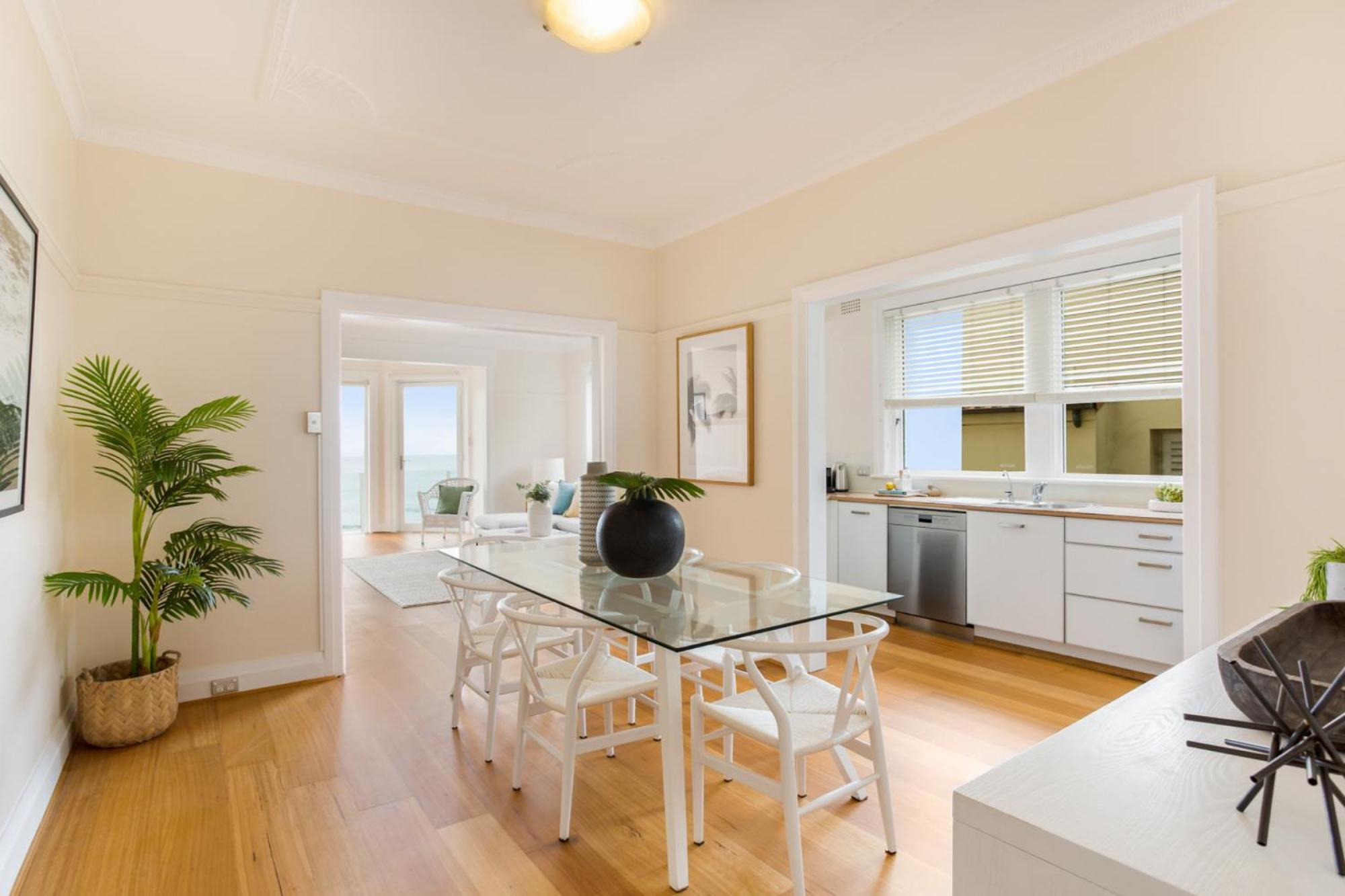 Stunning Ocean Front Manly, Shelly Beach Apartment *