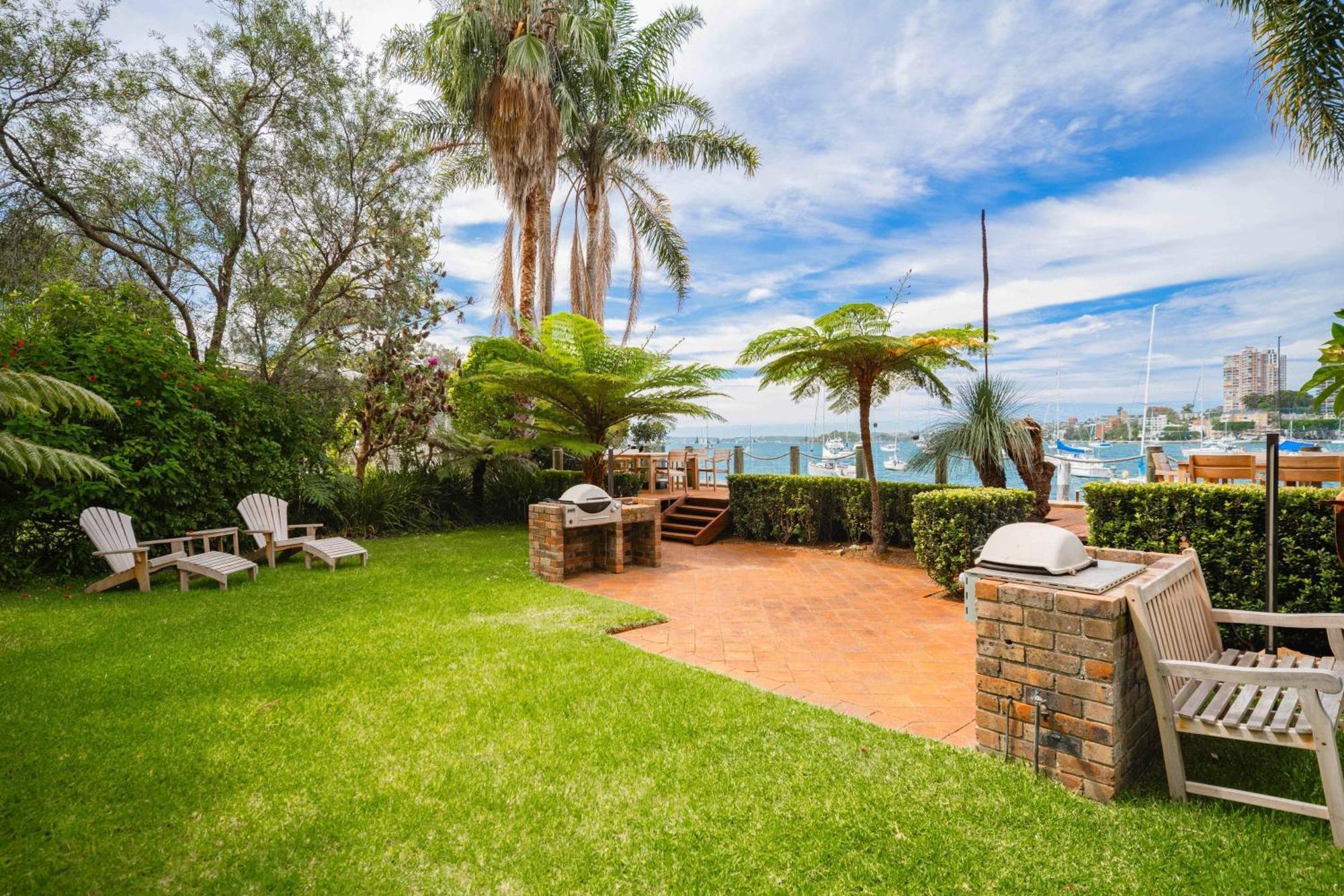Apartment Cocos At Palm View Collective Sydney