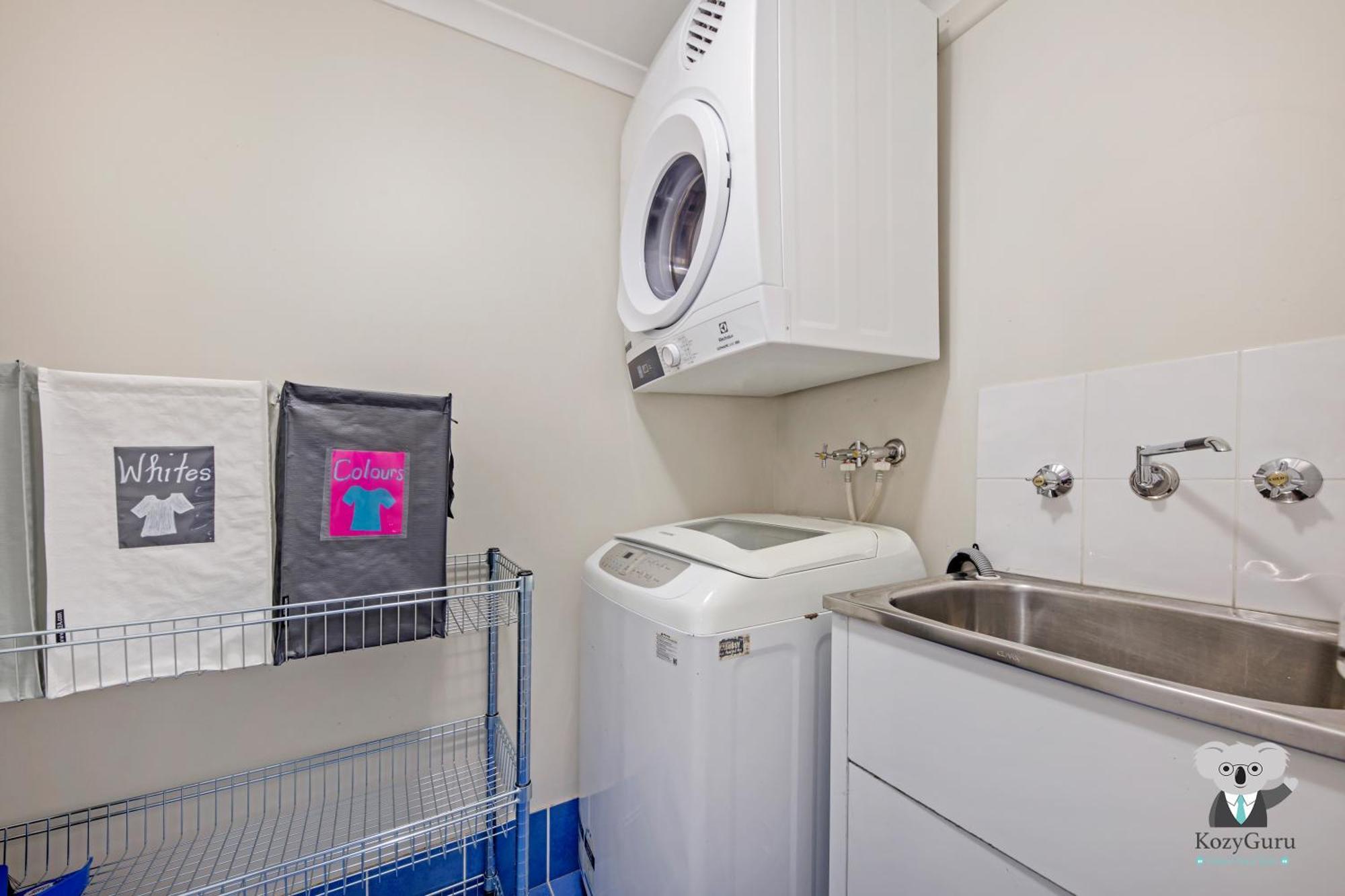 Apartment Kozyguru Parramatta 3 Beds Apt Npa033 Sydney