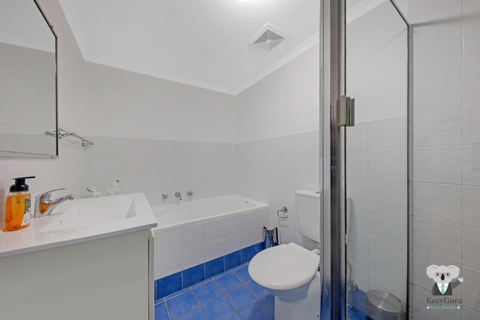 Apartment Kozyguru Parramatta 3 Beds Apt Npa033 *
