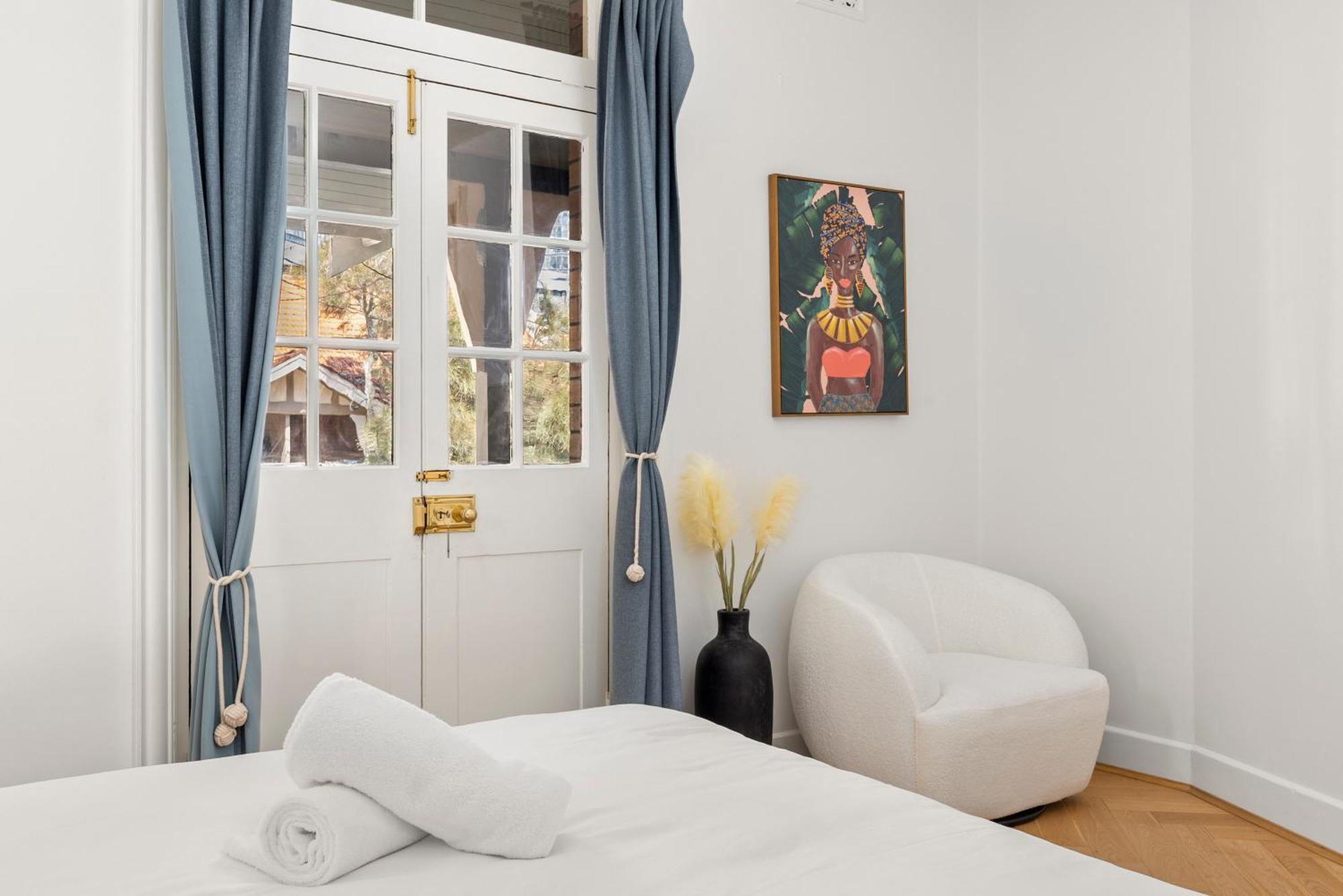 Family Friendly 2br W/seaview Balcony Apartment *