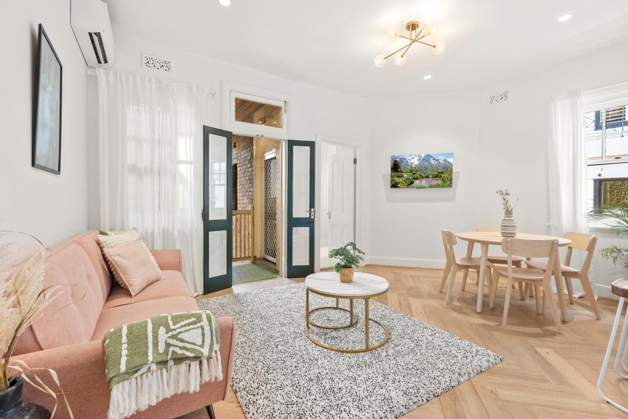 Family Friendly 2br W/seaview Balcony *