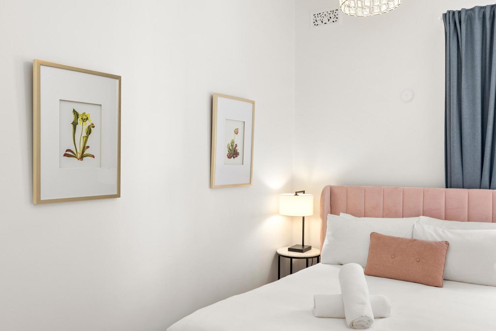 Apartment Family Friendly 2br W/seaview Balcony Sydney