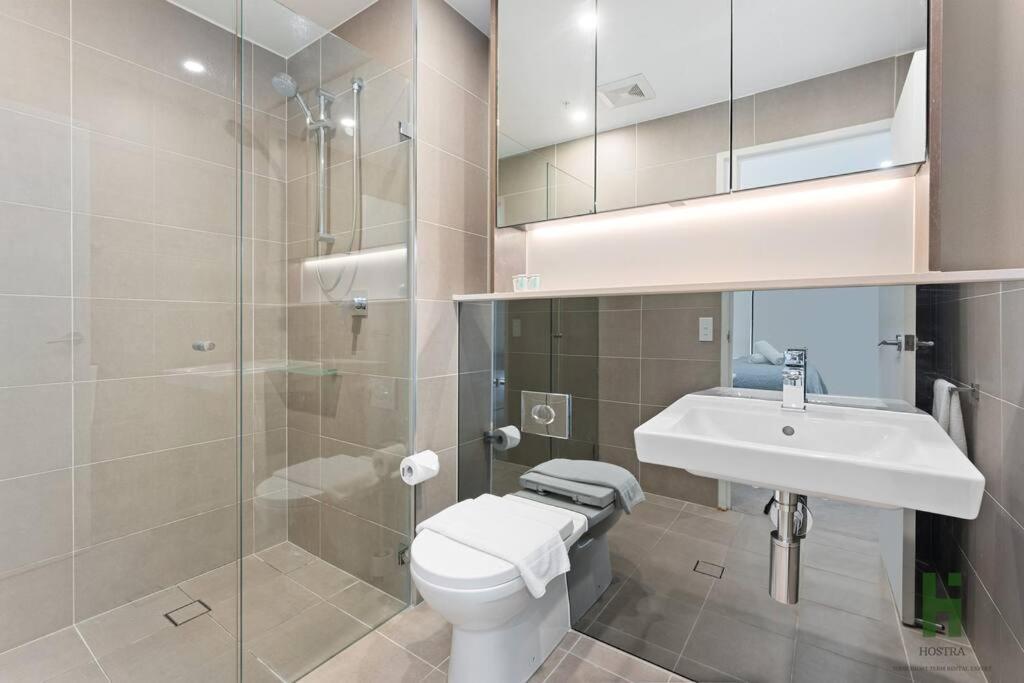 St Leonards 2b2b With Skyview Apartment Sydney