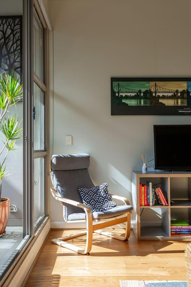 'laube 105' Modern Inner-city Sanctuary With Balcony Apartment