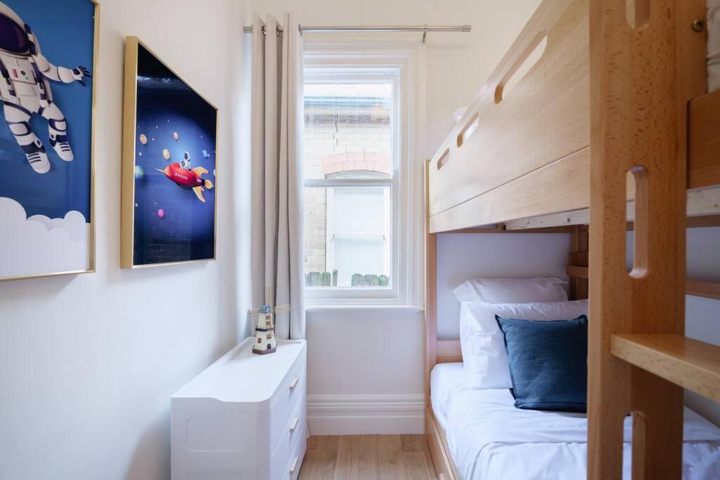 Cosy Federation Kirribilli 2 Bedroom #2 *