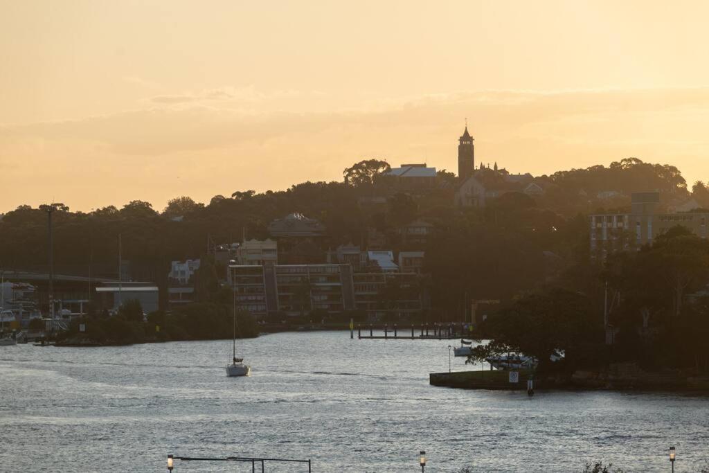 Apartment Waterfront - King Master 4 Bedroom 3 Storey#9-10 Sydney