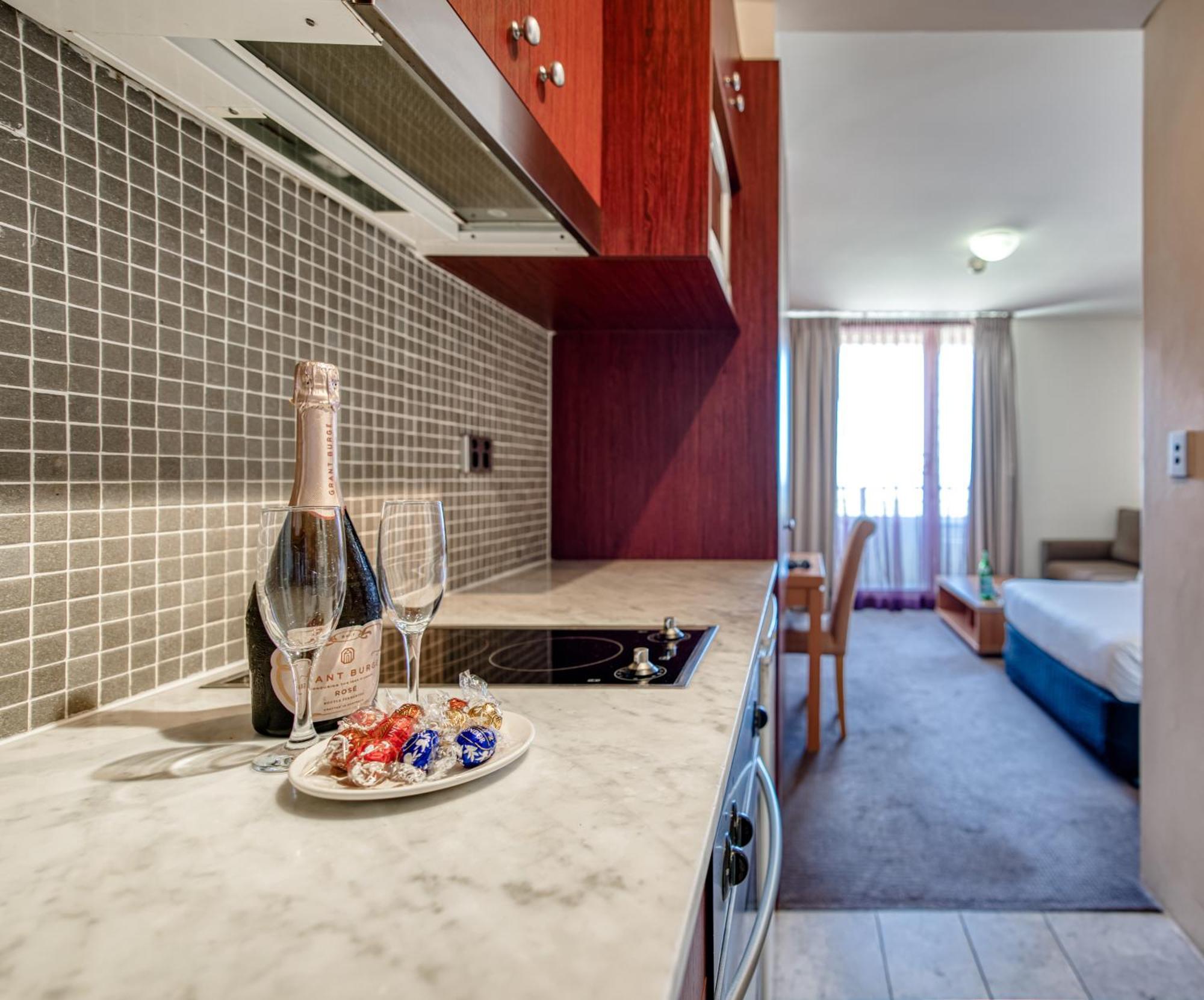 Park Regis Concierge Aparthotel 4*