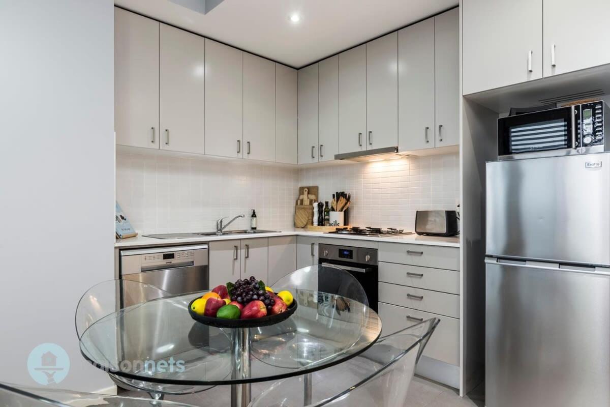Redfern One Bedroom With Views Apartment Sydney