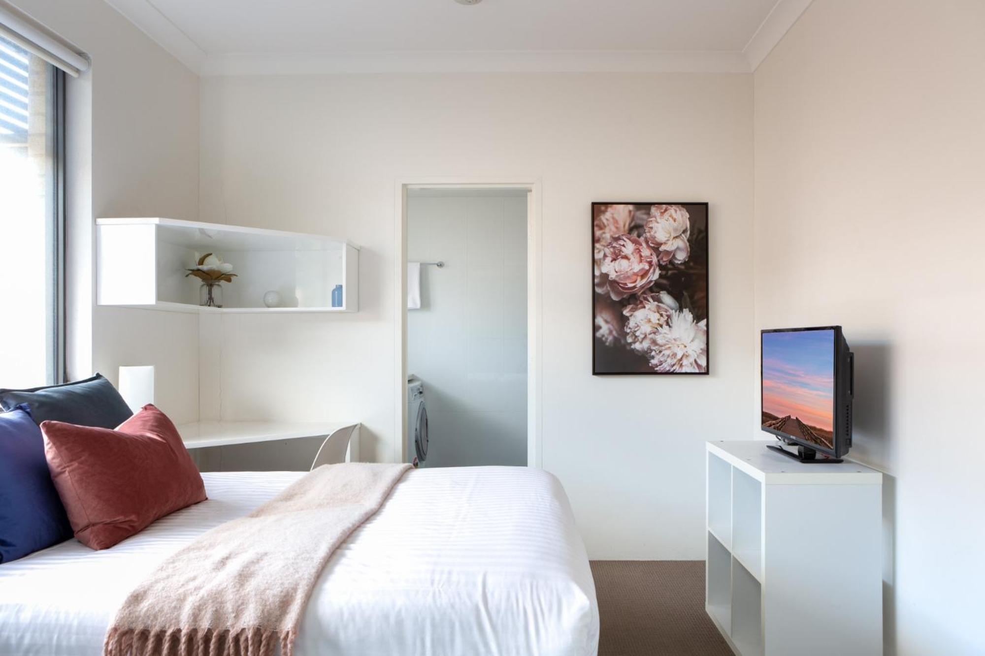 Bright Steps From Westmead Hospital Apartment Sydney